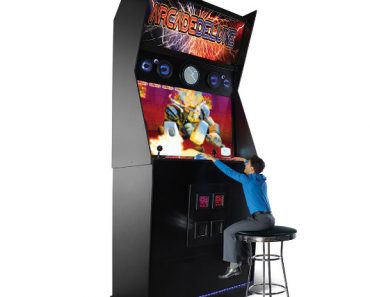 Giant Arcade Machine – Feel A Like Baby